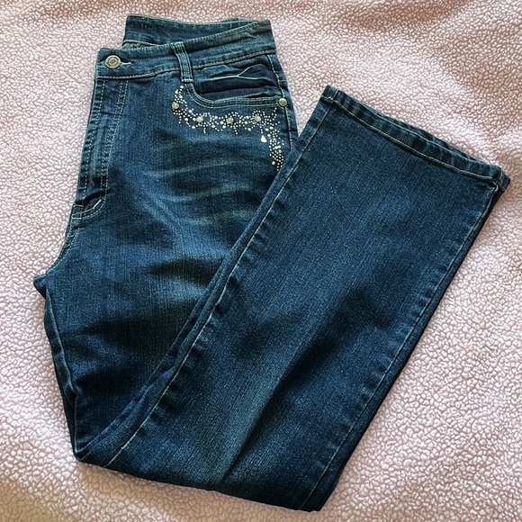 Dark wash jeans with embellished pockets - Picture 10 of 10